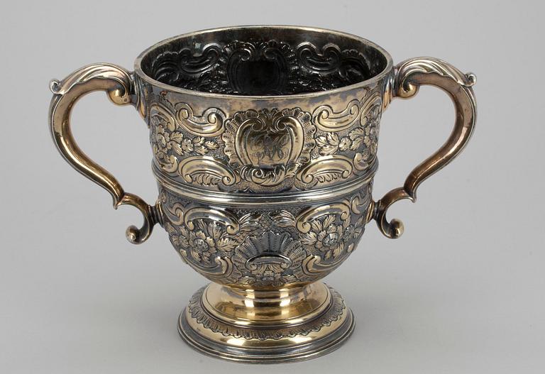 POKAL, förgylld silver, otydliga stämplar,  England 1700-tal. Vikt ca 774 g.