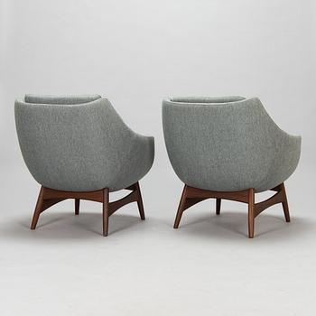 A pair of 1960s armchair.