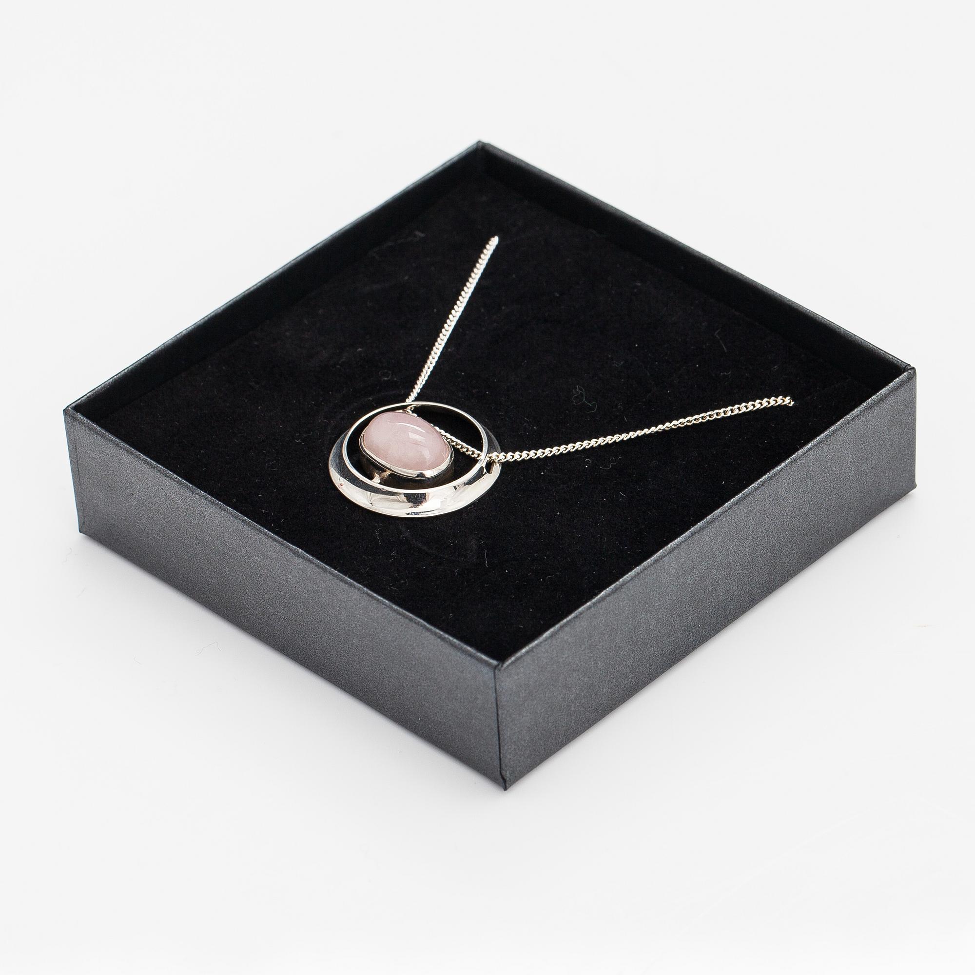 A silver necklace with a rose quartz. Martti Viikinniemi, Heinola 1960's.
