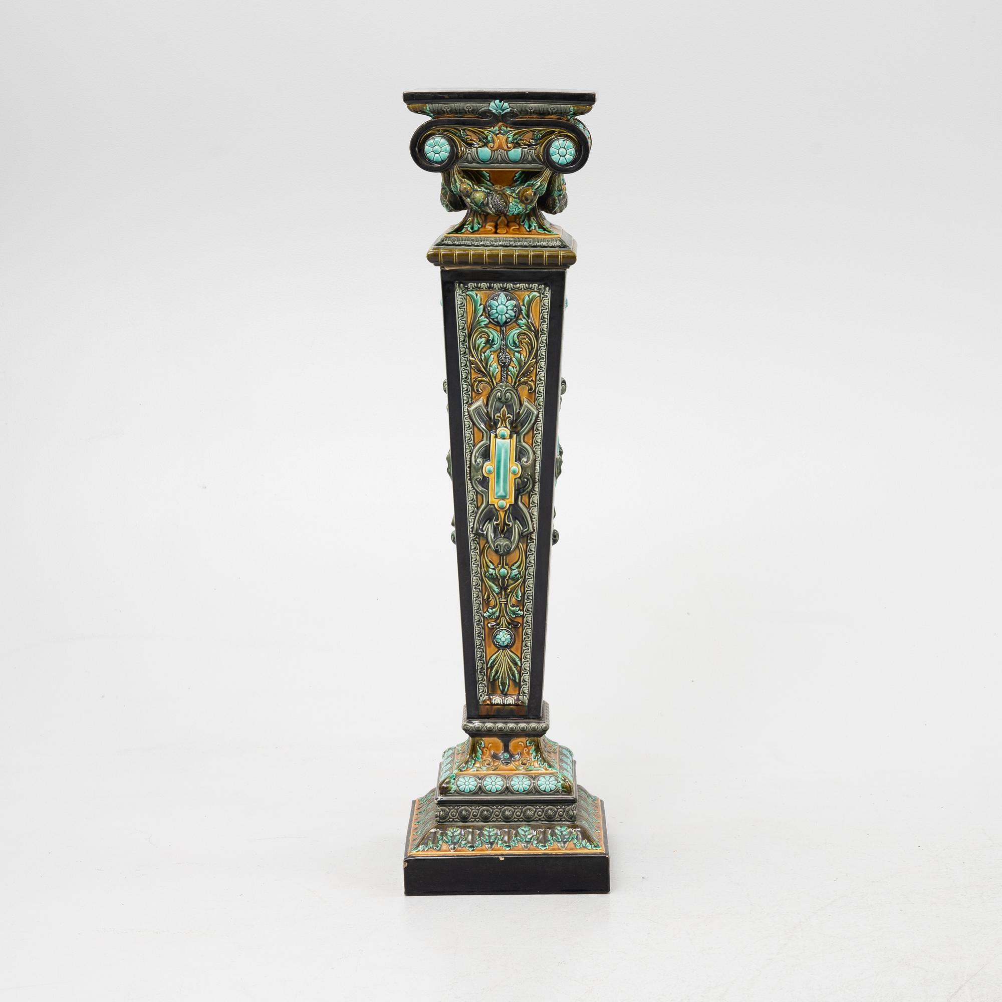 A ceramic pedestal, Rörstrand, circa 1900.