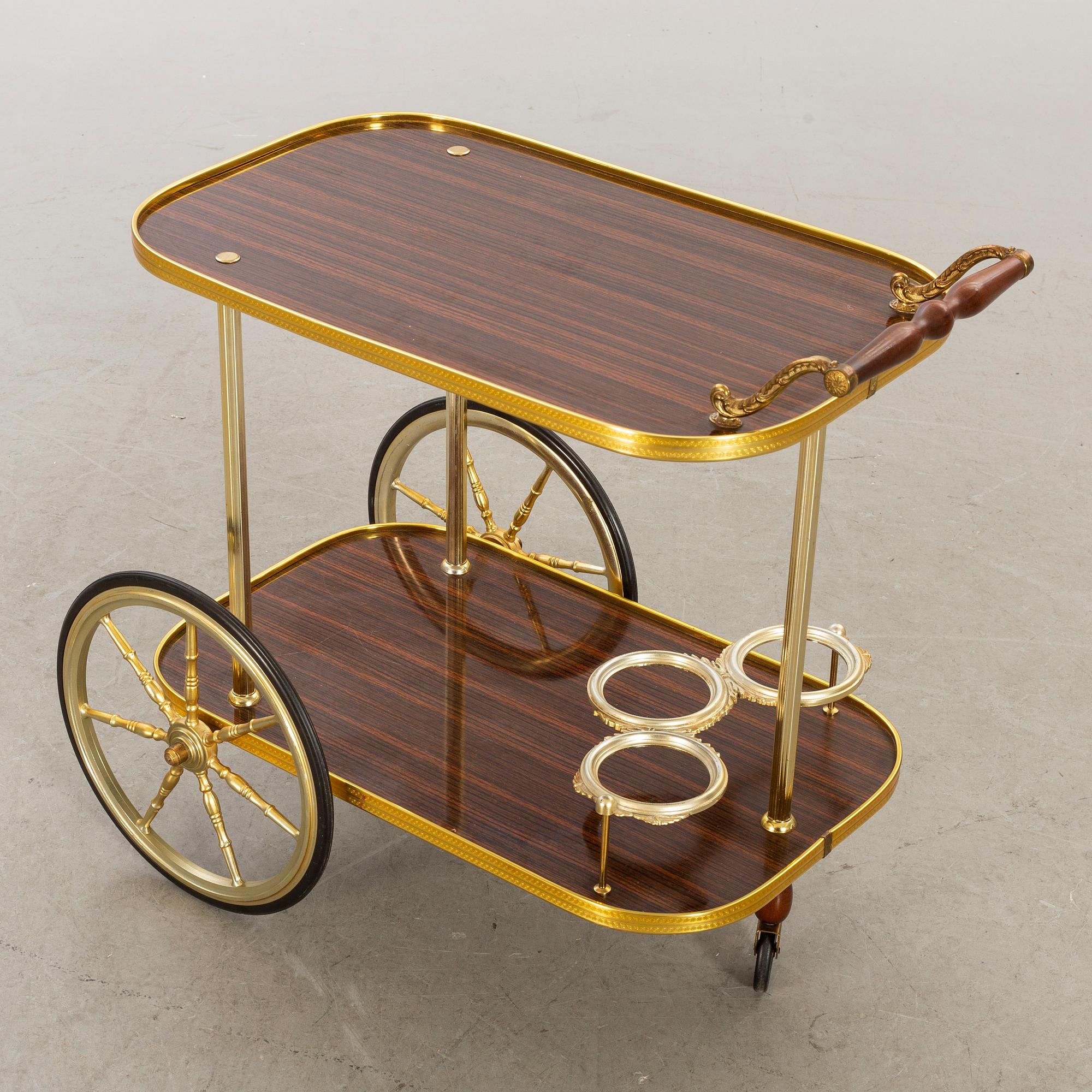 A SERVING TROLLEY SECOND HALF OF 20TH CENTURY.