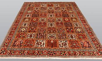 A carpet, Baktiari, ca 315 x 217 cm.