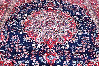 Carpet, Tabriz, ca 404 x 294 cm.