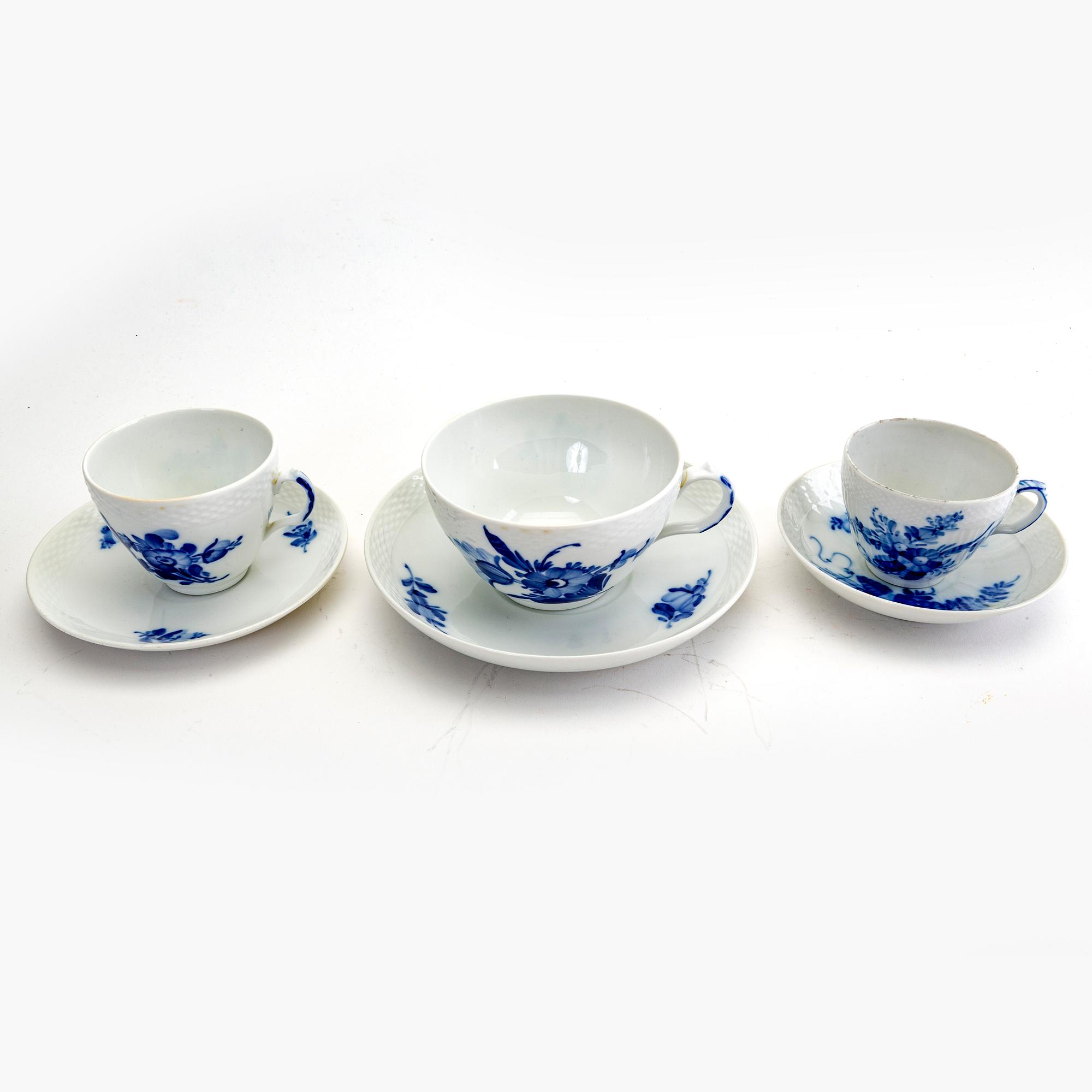 A 63 pcs Blå Blomst service from Royal Copenhagen later part of the 20th century.