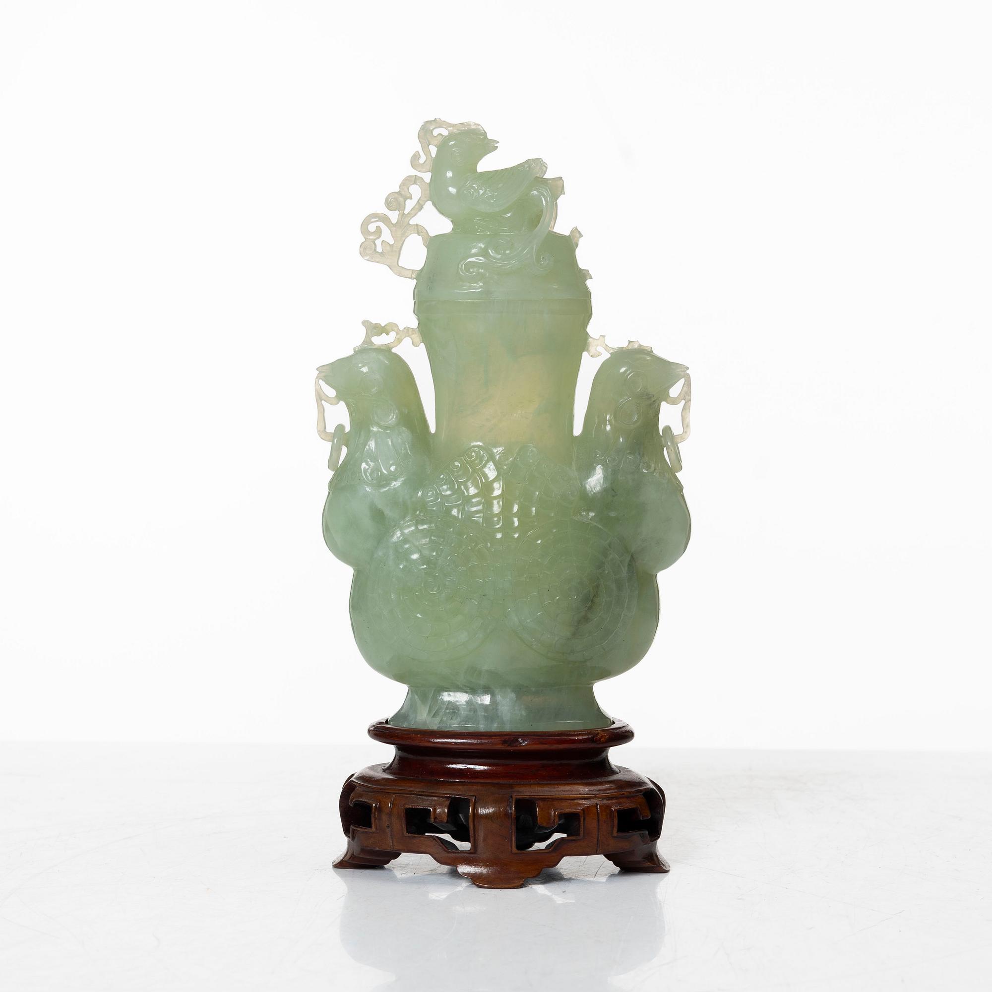 A Chinese urn with cover / censer, green stone, 20th century.