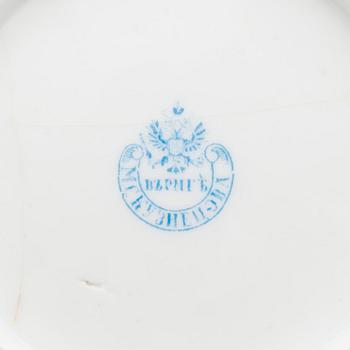 A Russian 18-piece coffee set in porcelain from M.S. Kuznetsov, manufactured in Riga, Russia 1864-1880.