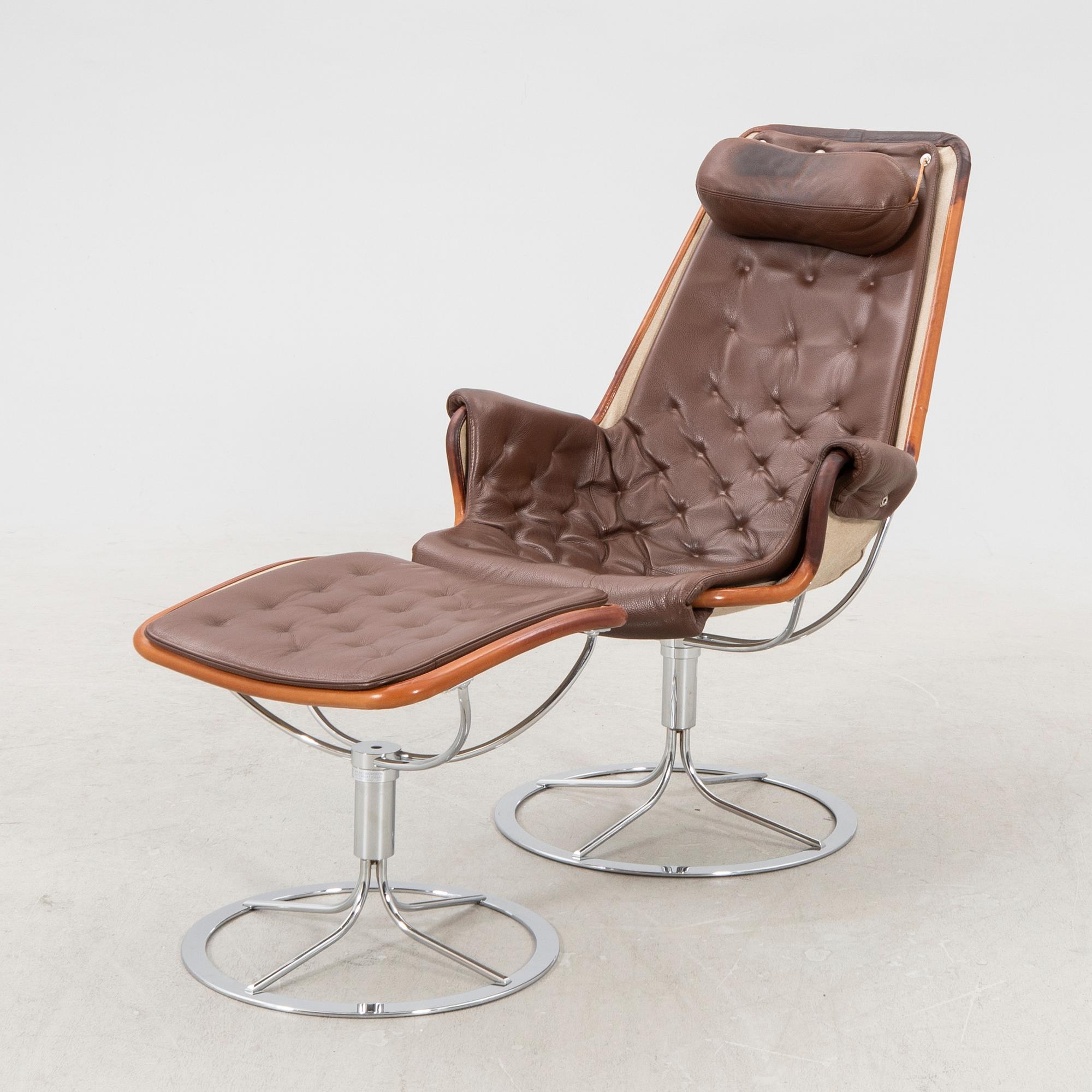 Bruno Mathsson fåtölj "Jetson" med fotpall 2012.