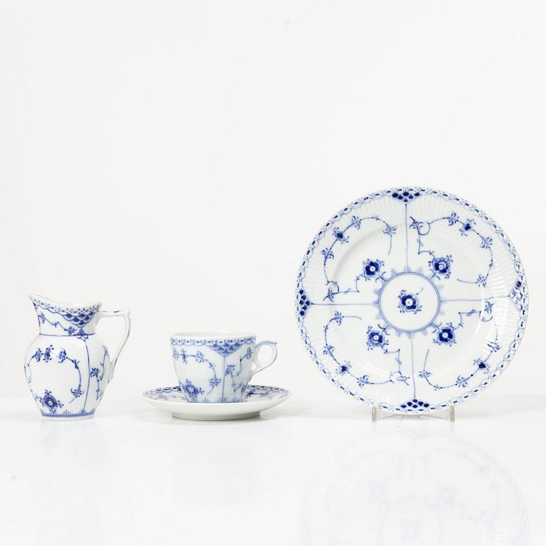 Royal Copenhagen, Coffee service, approx. 50 pieces, porcelain, "Musselmalet", Denmark.