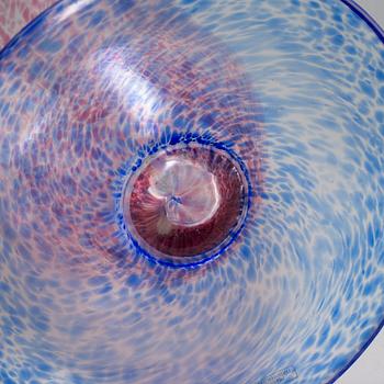 A glass vase by Lars Sestervik, Lindshammar, signed and dated 90.