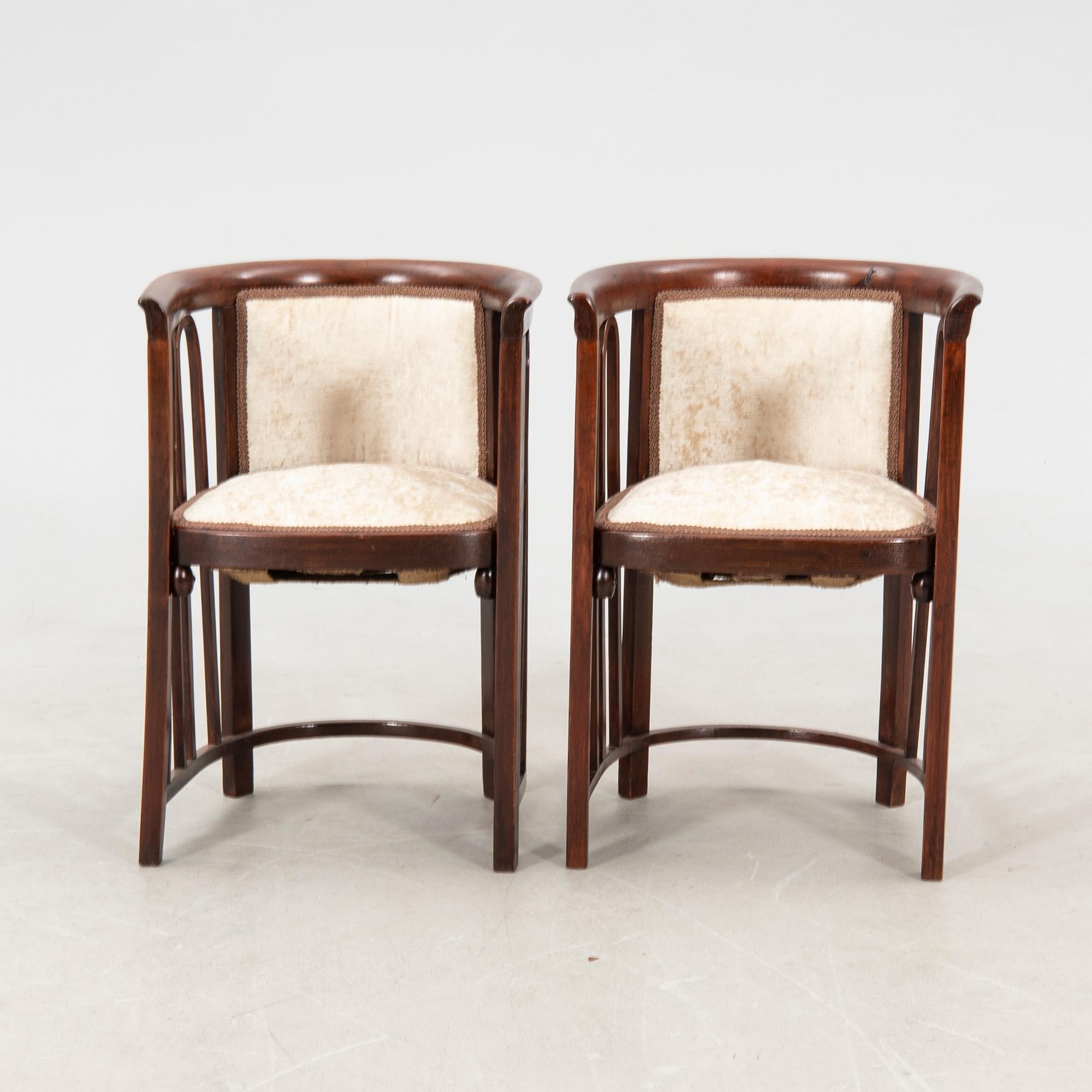 Josef Hoffmann tillskrivna karmstolar ett par 1900-talets första hälft.