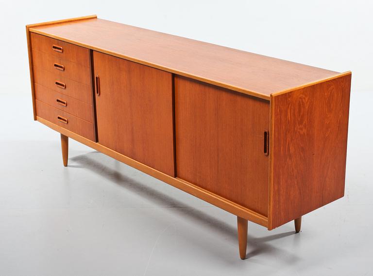 SIDEBOARD, 1900-talets tredje kvartal.