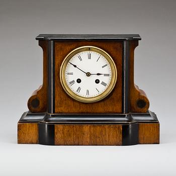 BORDPENDYL, Frankrike, 1800-tal.
