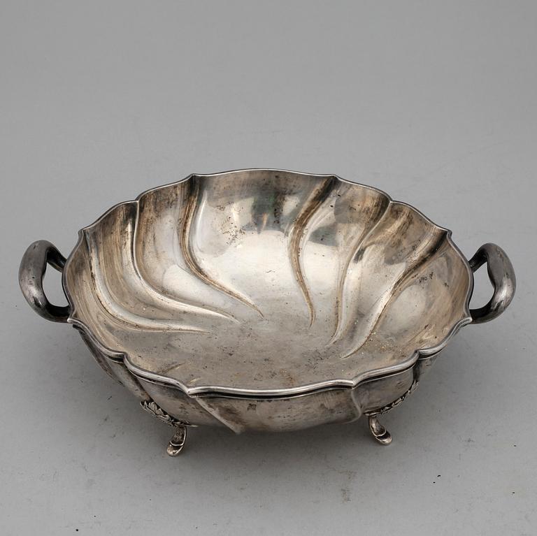 SKÅL, silver, rokokostil, Jacob Engelberth Torsk, Stockholm 1909. Vikt 366 g.