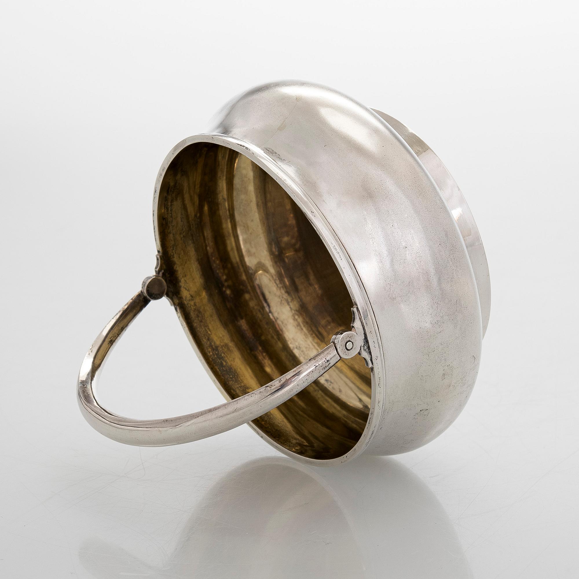 A parcel-gilt silver bowl, Russia, early 1900s.