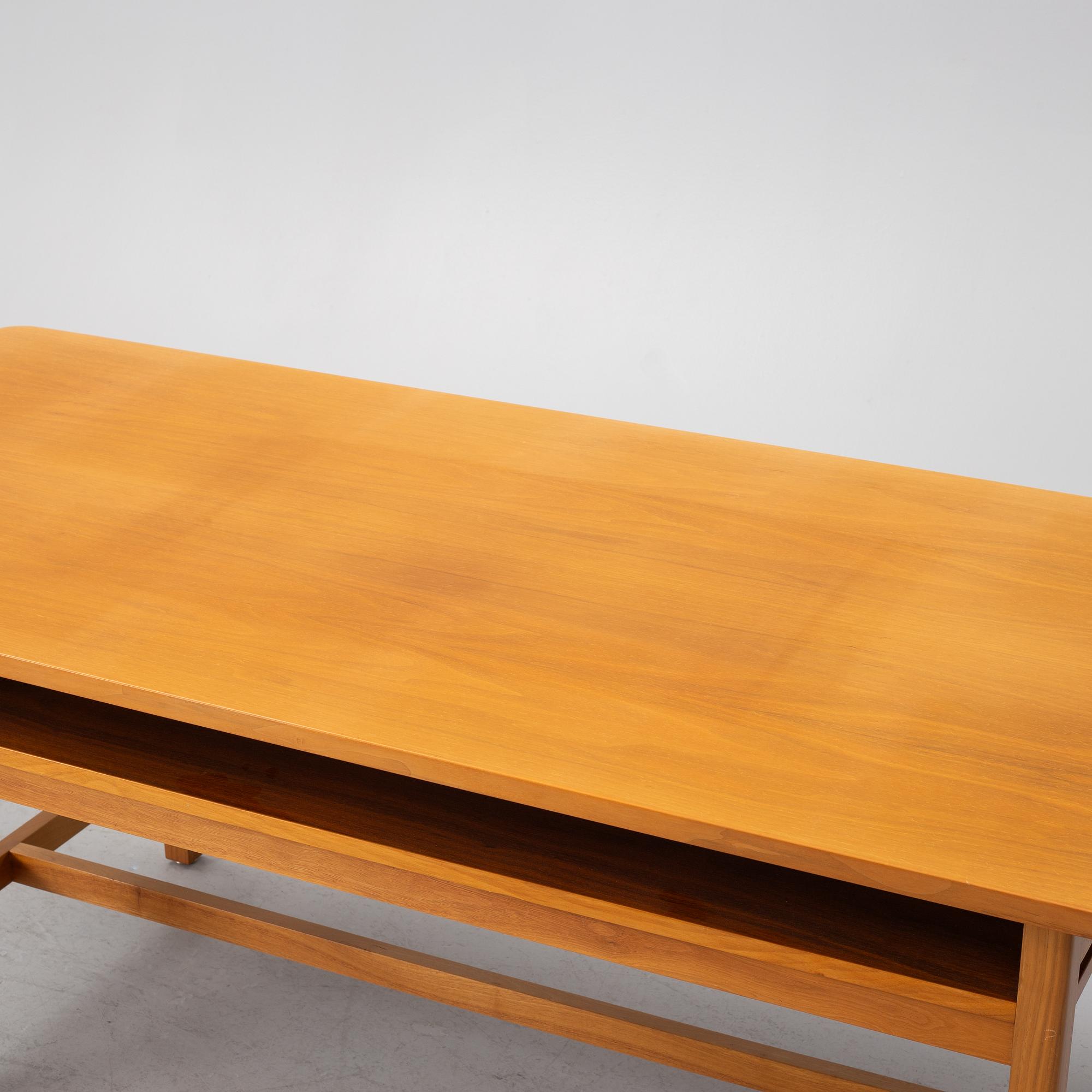 Josef Frank, soffbord, modell 2125, Firma Svenskt Tenn, 1960-tal.