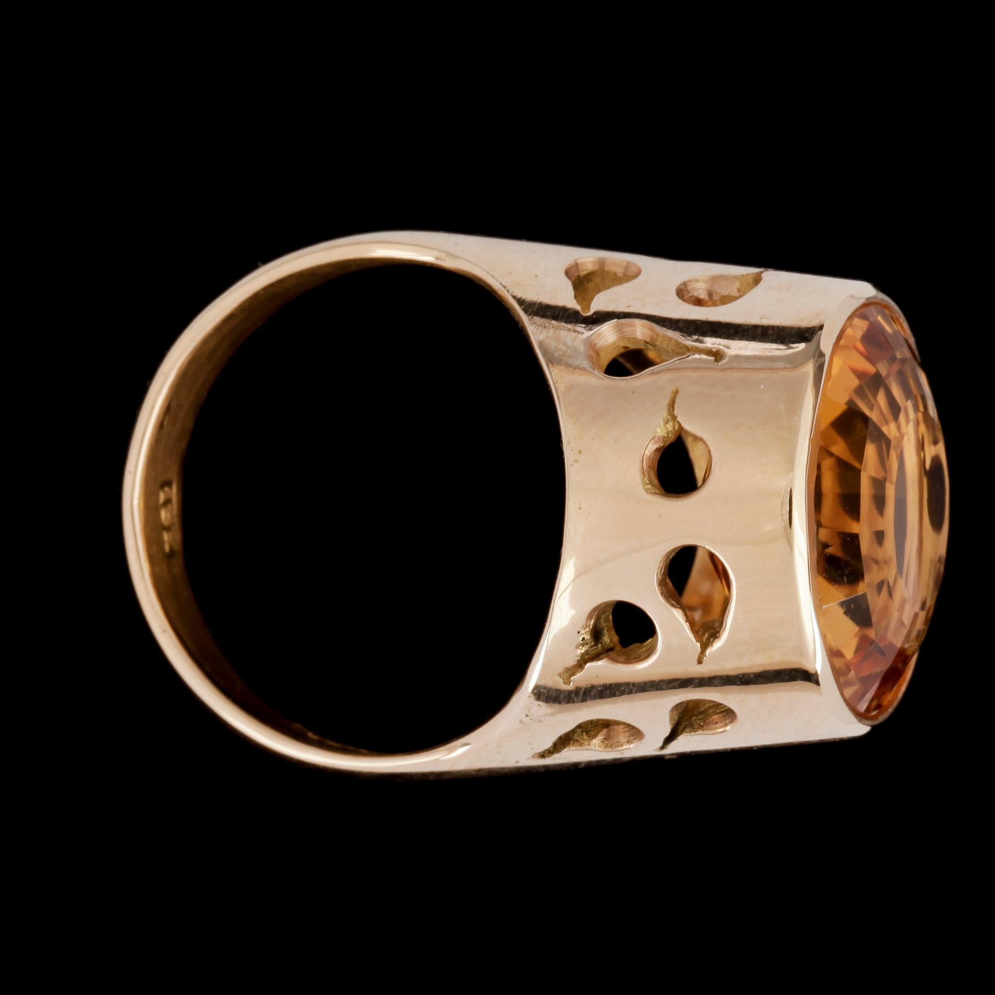RING, guld 18K, citrin, Bernt Högkvist Guldsmedja, Stockholm. Tot ca 15 gram.