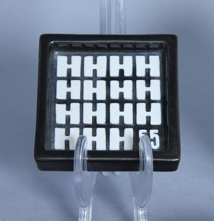 ASKFAT, 3 st, samt SÅSSNIPA, keramik, bl a Stig Lindberg och Wilhelm Kåge, 1900-tal.