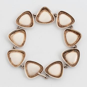 WA Bolin silverarmband med grön emalj.