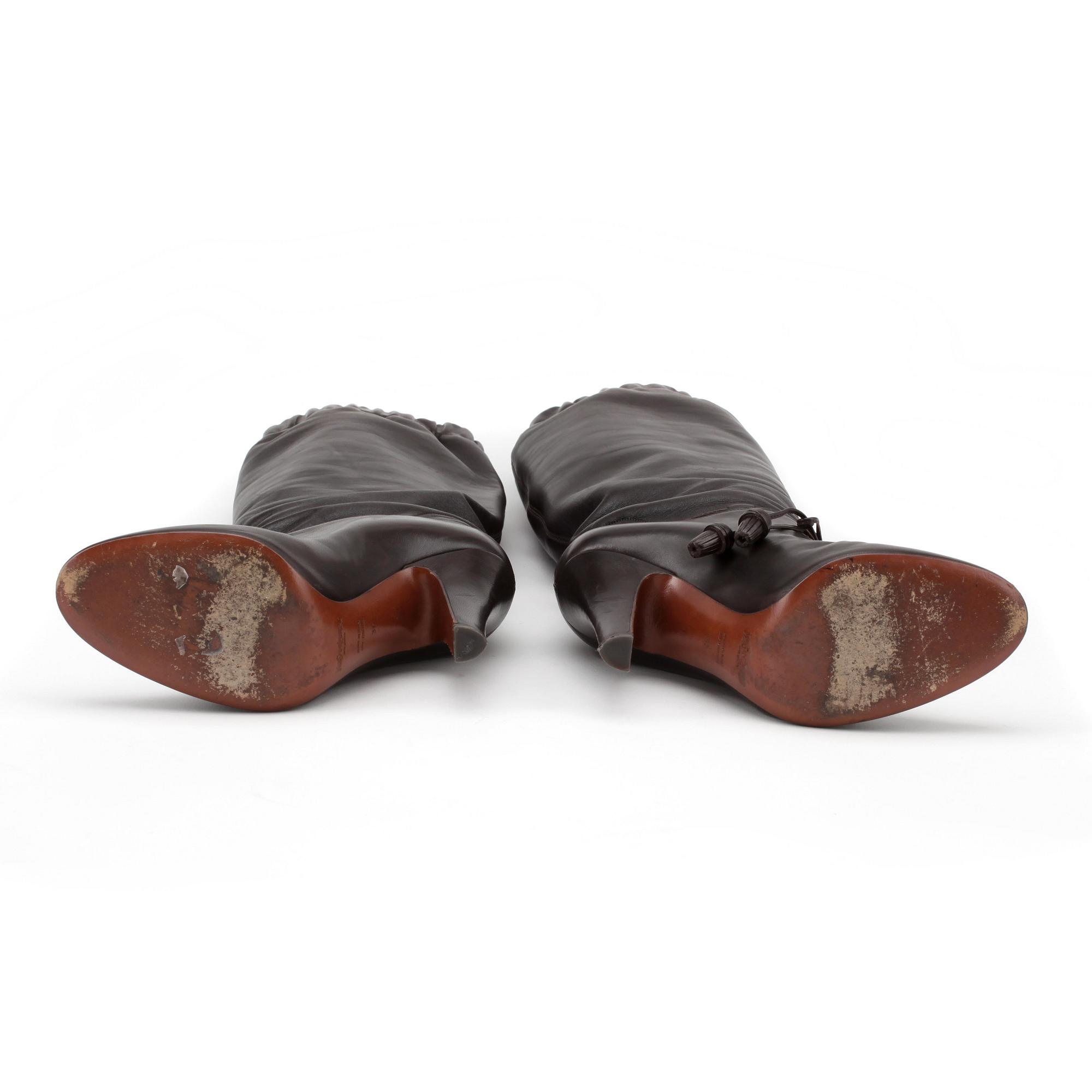 YVES SAINT LAURENT, a pair of black boots.Size 37.