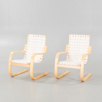 A pair of "406" armchairs, model designed by Alvar Aalto in 1939.