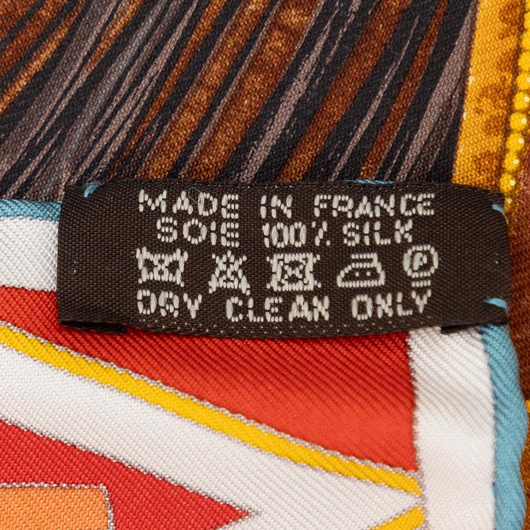 Hermès, an 'Apparat des Plaines' scarf.