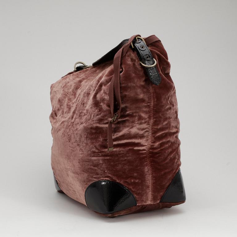 STELLA MCCARTNEY, a pink velvet shoulderbag.