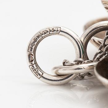 Elis Kauppi, Halsband,silver, kalcedoner. Kupittaan kulta, Åbo 1971.