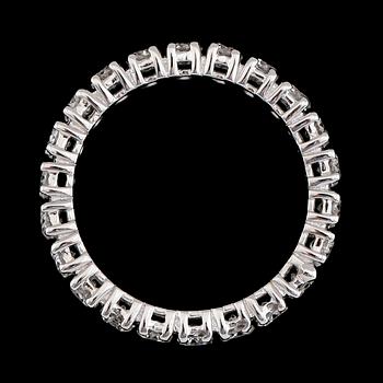 RING, 18K vitguld, briljantslipade diamanter tot ca 1.67 ct. Vikt ca 4 g.