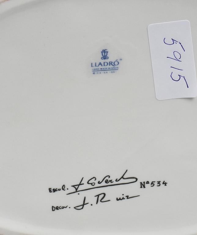 FIGURIN, porslin, Lladro, märkt No 534. Tillverkningsår 1992.