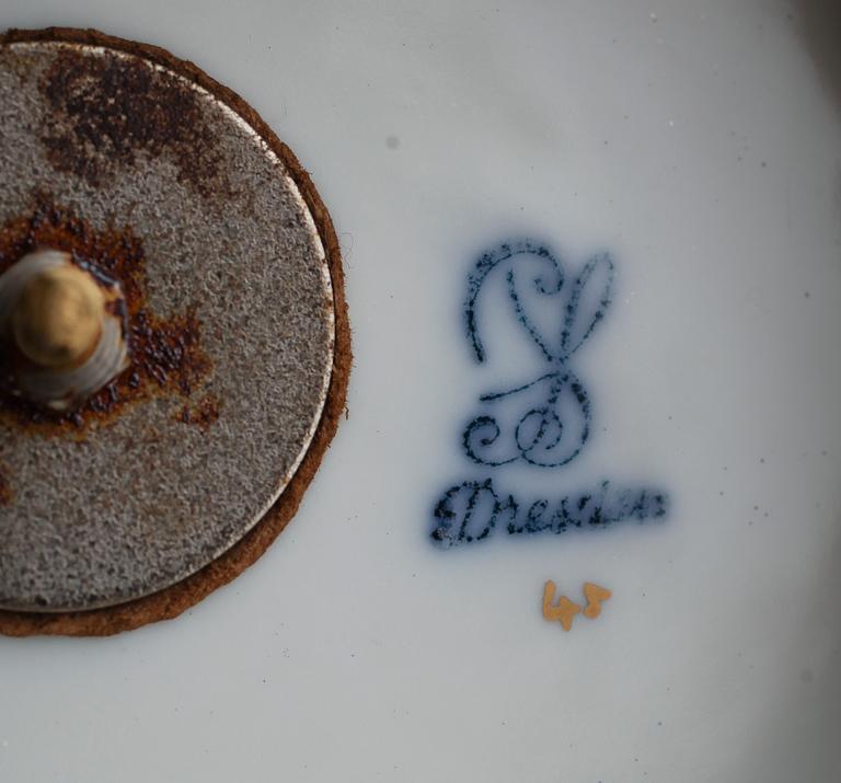 LOCKURNOR, 1 par, porslin, Dresden, 1900-talets mitt.