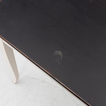 A pair of side tables, early 20th Century.