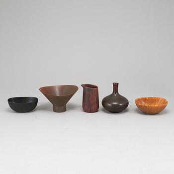 CARL-HARRY STÅLHANE, 5 stoneware objects, Rörstrand, Sweden, mid 20th century.