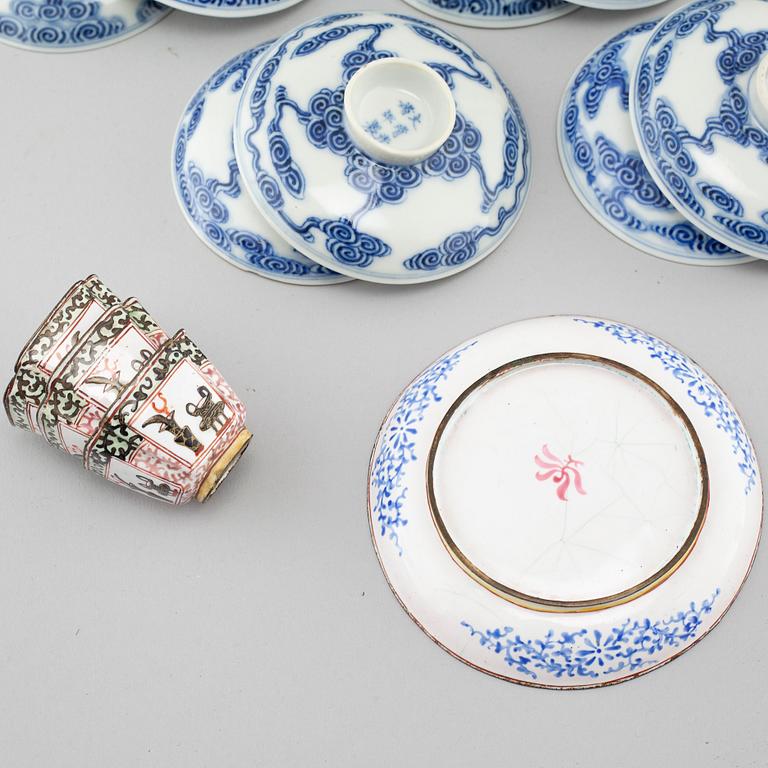 PORCELAIN, 4 parts in enamel, 10 parts porcelain, China, 20th century.