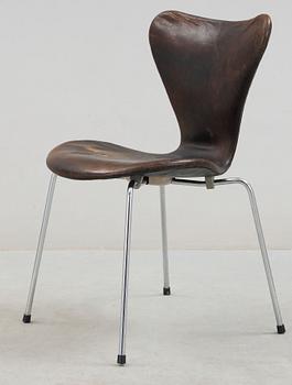 STOL, "Sjuan", Arne Jacobsen, Fritz Hansen, formgiven 1955.