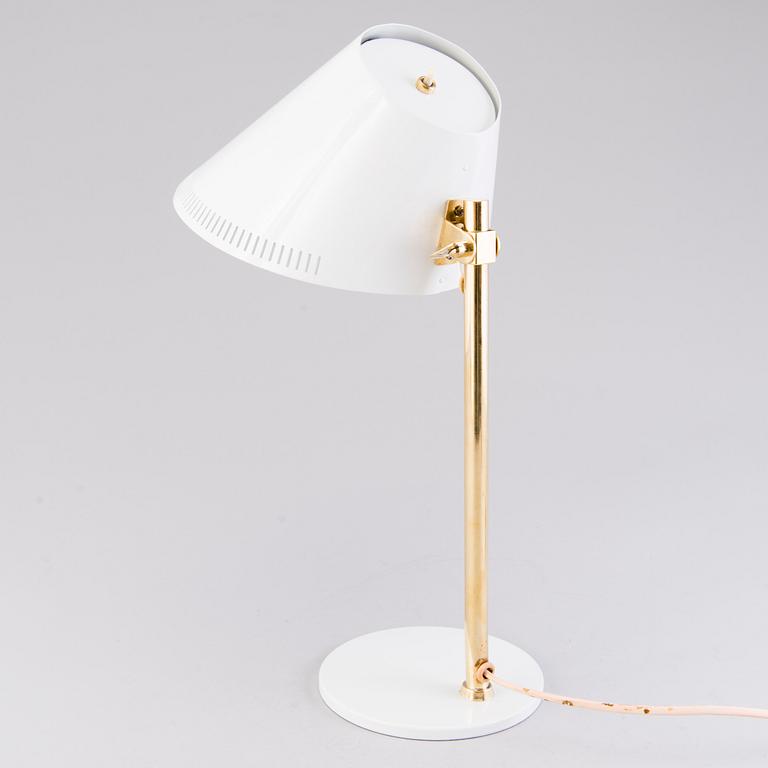 PAAVO TYNELL, A mid 20th century table lamp '9227' for Idman, Finland.