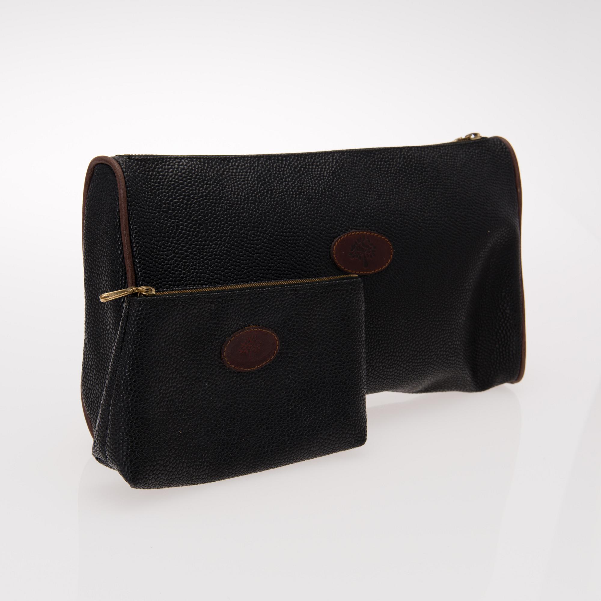 KAKSI TOILETTILAUKKUA, Mulberry.