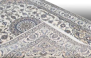 CARPET,  Nain, ca 295 x 200 cm.