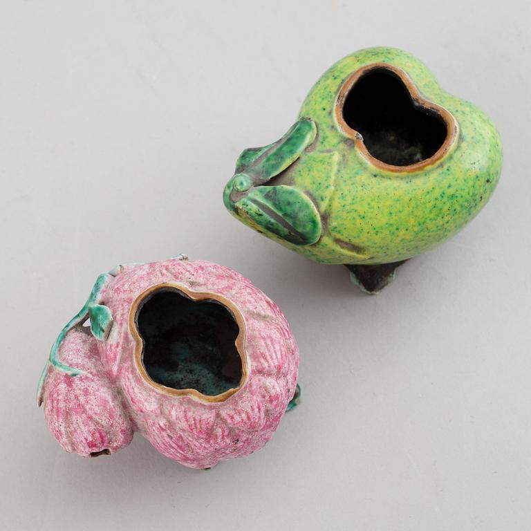 Two glazed brush washers, Qing dynasty, 19th century.