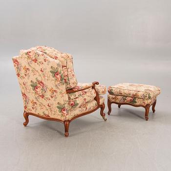 Fåtölj med fotpall Louis XV-stil 1900-talets senare del.