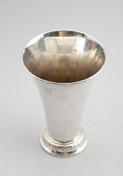 BÄGARE, silver, CG Hallberg, Stockholm 1950. Vikt ca 305 gram.