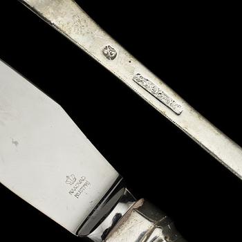 RAGUSKED samt TRANCHERBESTICK, 2 st, silver, 1900-tal. Tot vikt 295 g.