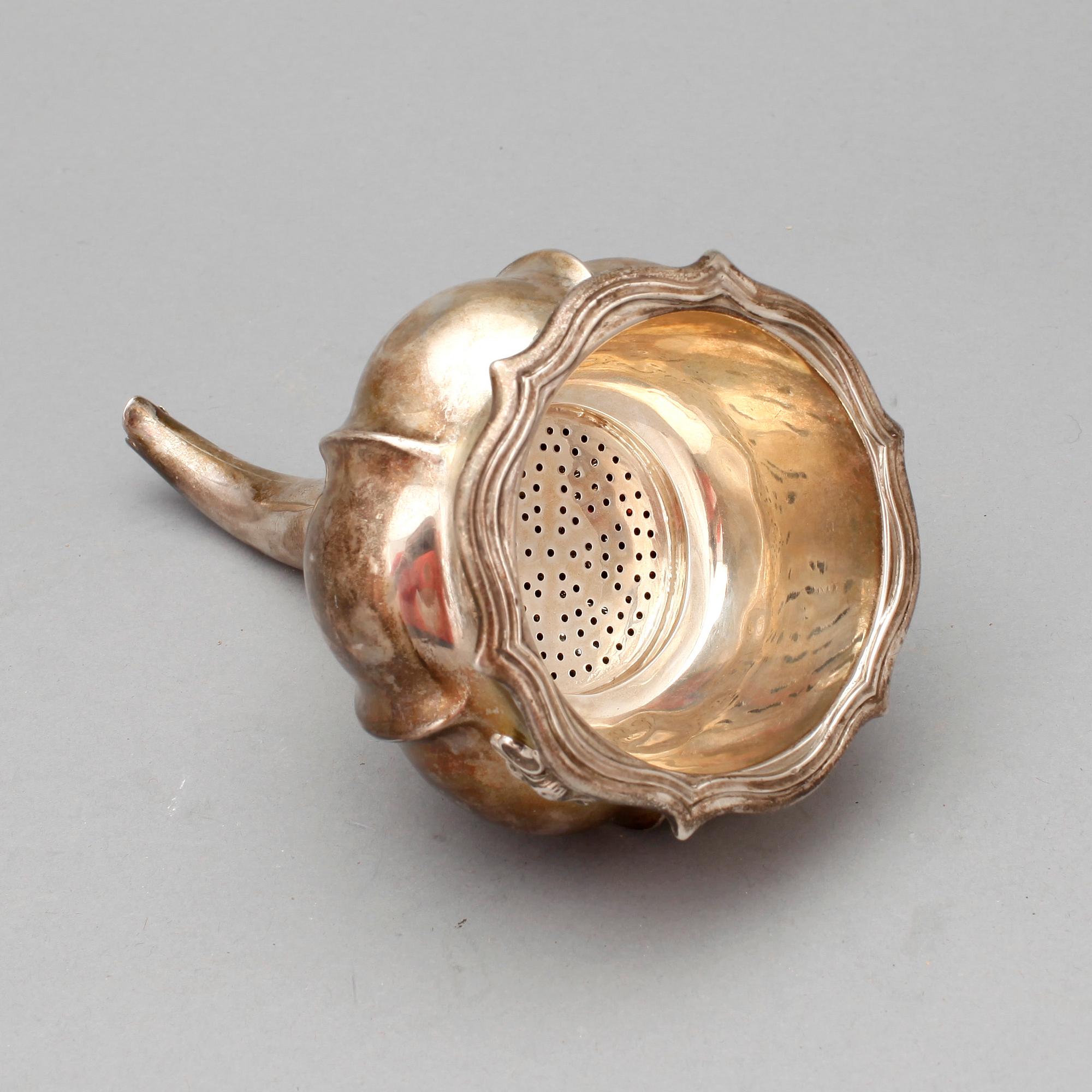 VINSIL, silver, Joseph Angell I & Joseph Angell II, London, 1842. Vikt 200 gram.