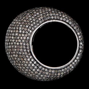 RING, silver, diamanter tot 3.53 ct. Vikt ca 14 g.