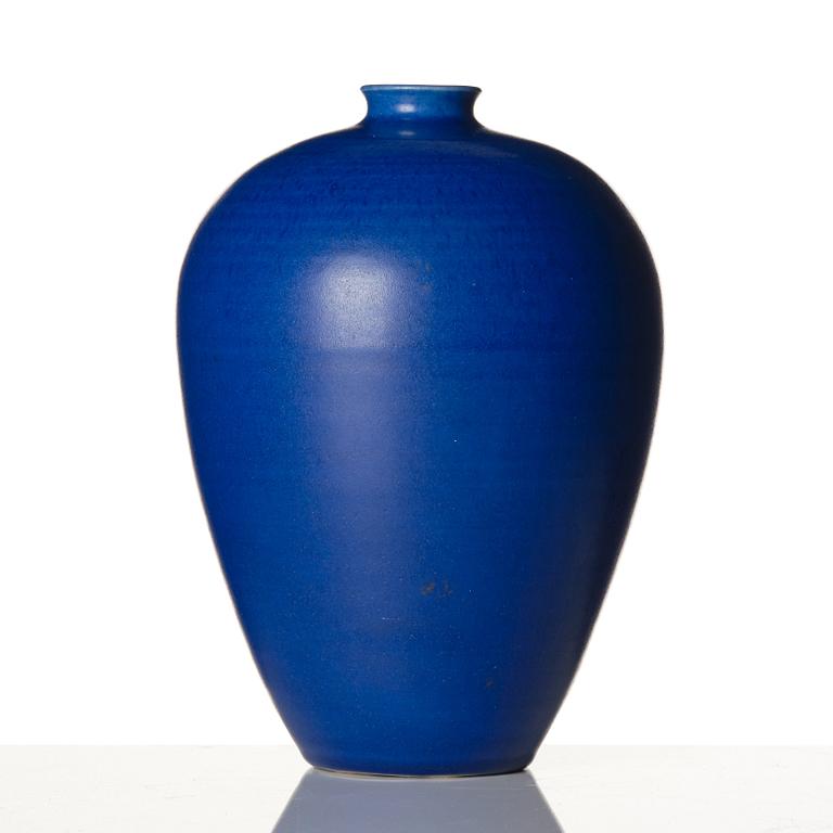 Erich & Ingrid Triller, a stoneware vase, Tobo, Sweden.