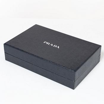 Prada, wallet on chain, 2016.