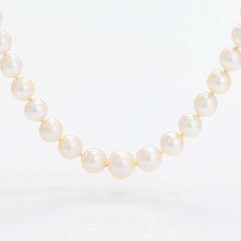 A pearl collier with cultured pearls, ca. 13K gold and rose-cut diamonds.