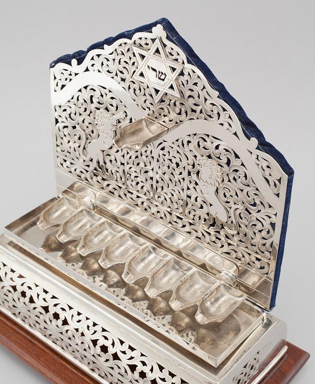 A 20th cenutry Hanukkah oil lamp.