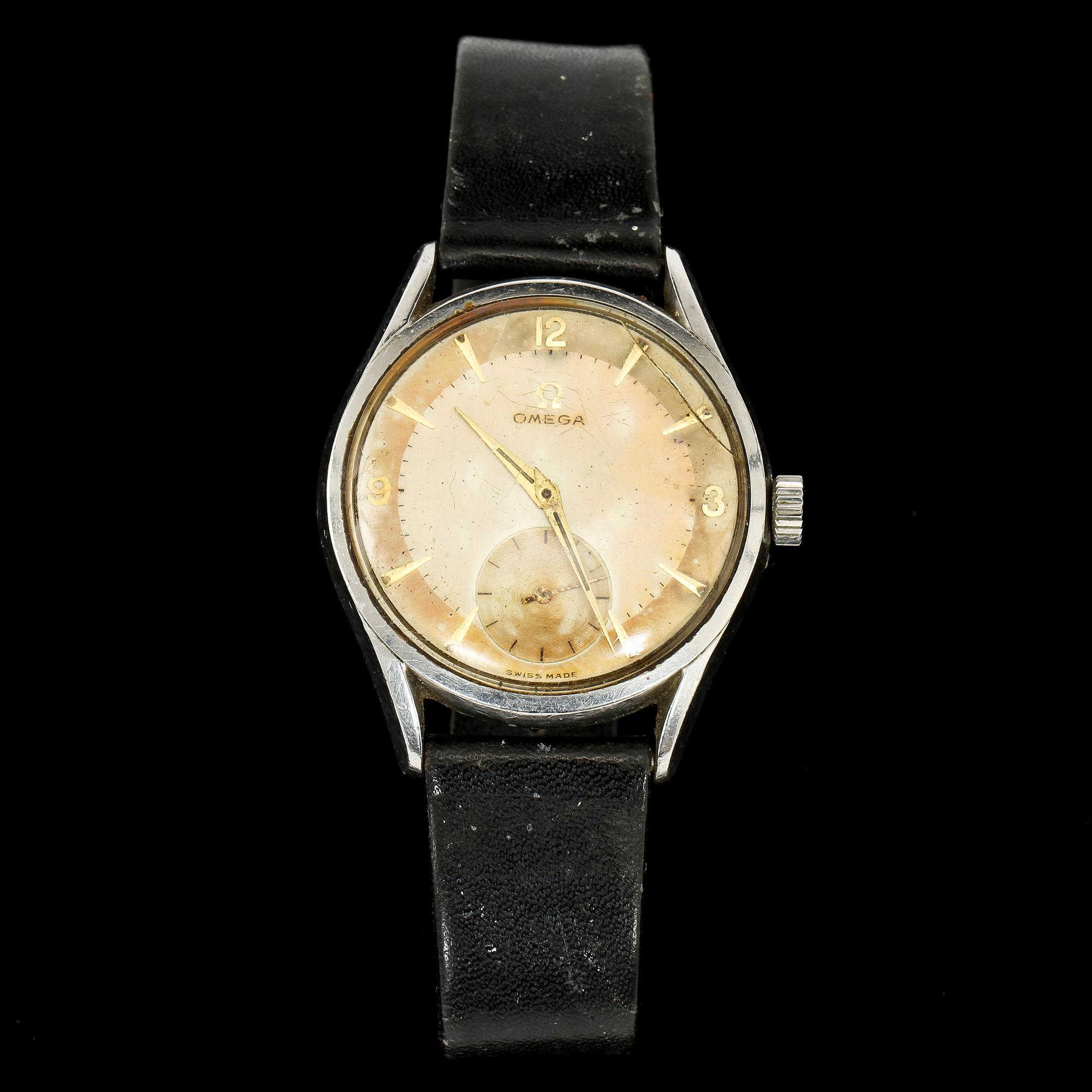 HERRARMBANDSUR, 2 st, Omega samt Tissot, stål, 1900-tal.