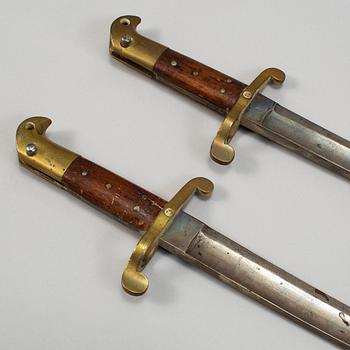 BAJONETTER 7 st, svenska, 1800-tal.