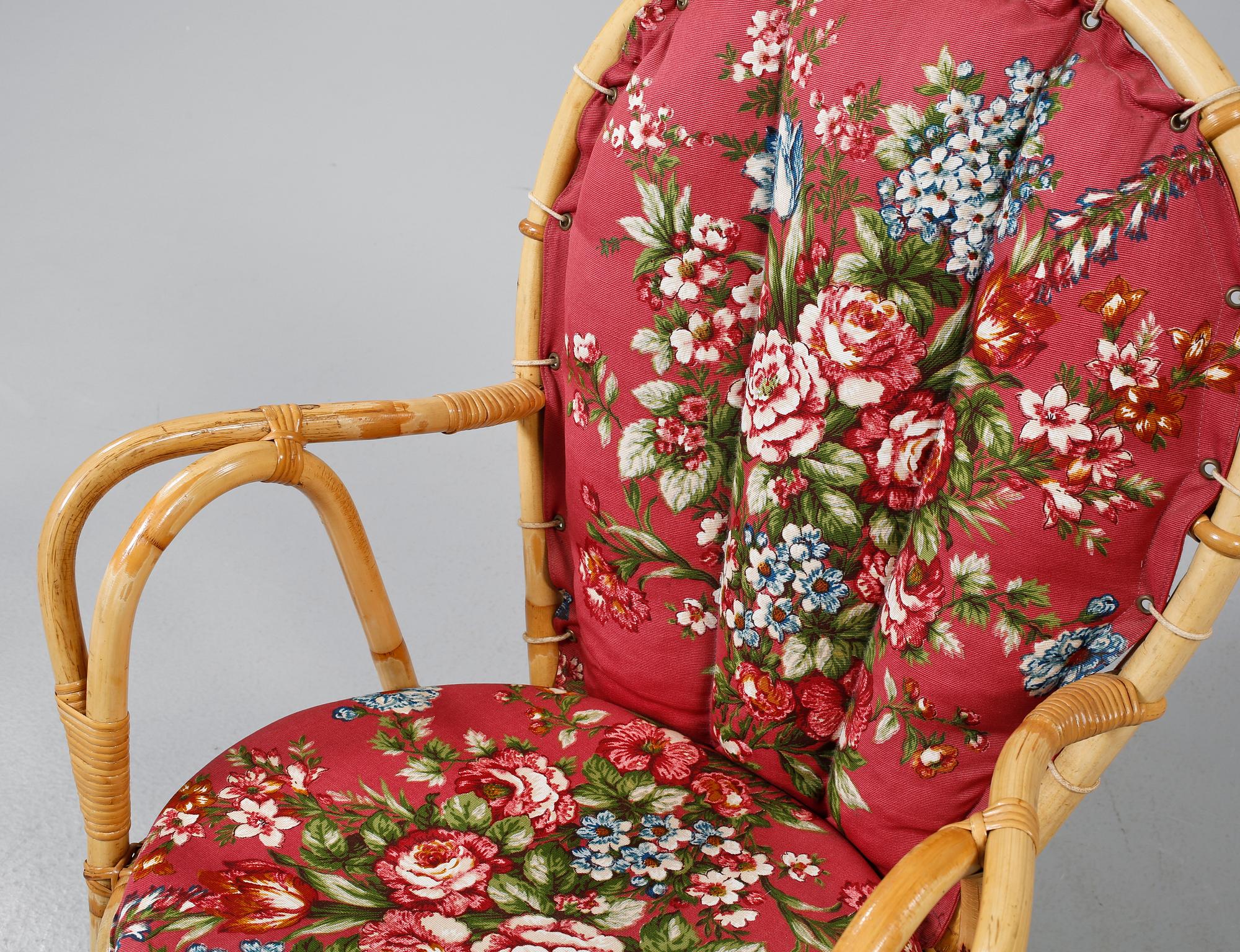 KORGFÅTÖLJER, ett par, 1900-talets andra hälft.